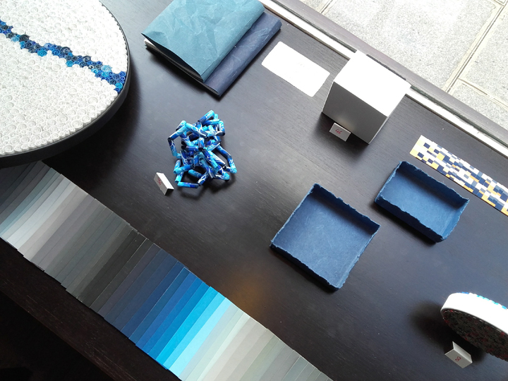 vitrine bleu gris